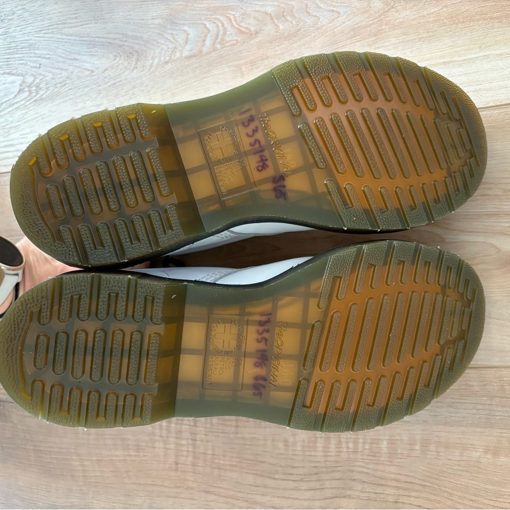 Dr. Martens - Picture 2 of 5